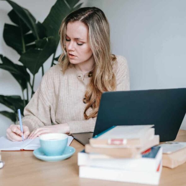The Benefits of Digital Minimalism and How to Practice It